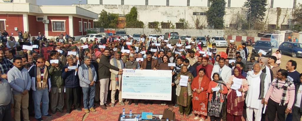 MLA Vivek Sharma distributes checks worth Rs 65 lakh to 90 disasteraffected families